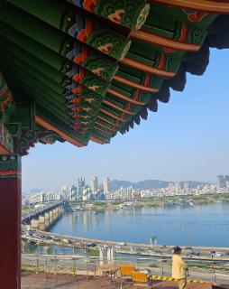 '과거에서 보는 현재'